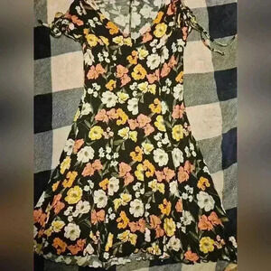 Love, Fire Juniors Black With Floral Design Dress Size Small